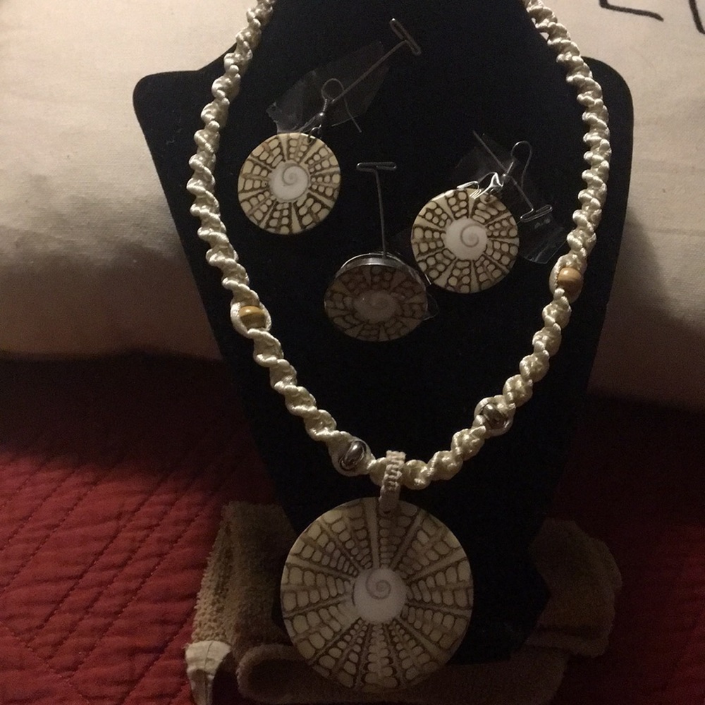 Necklace set 4 piece